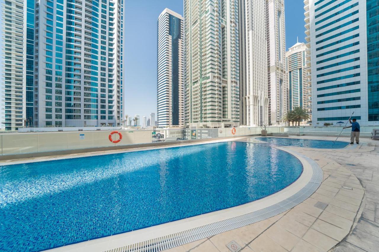 Higuests - Spacious Next To Harbour & Marina Apartment