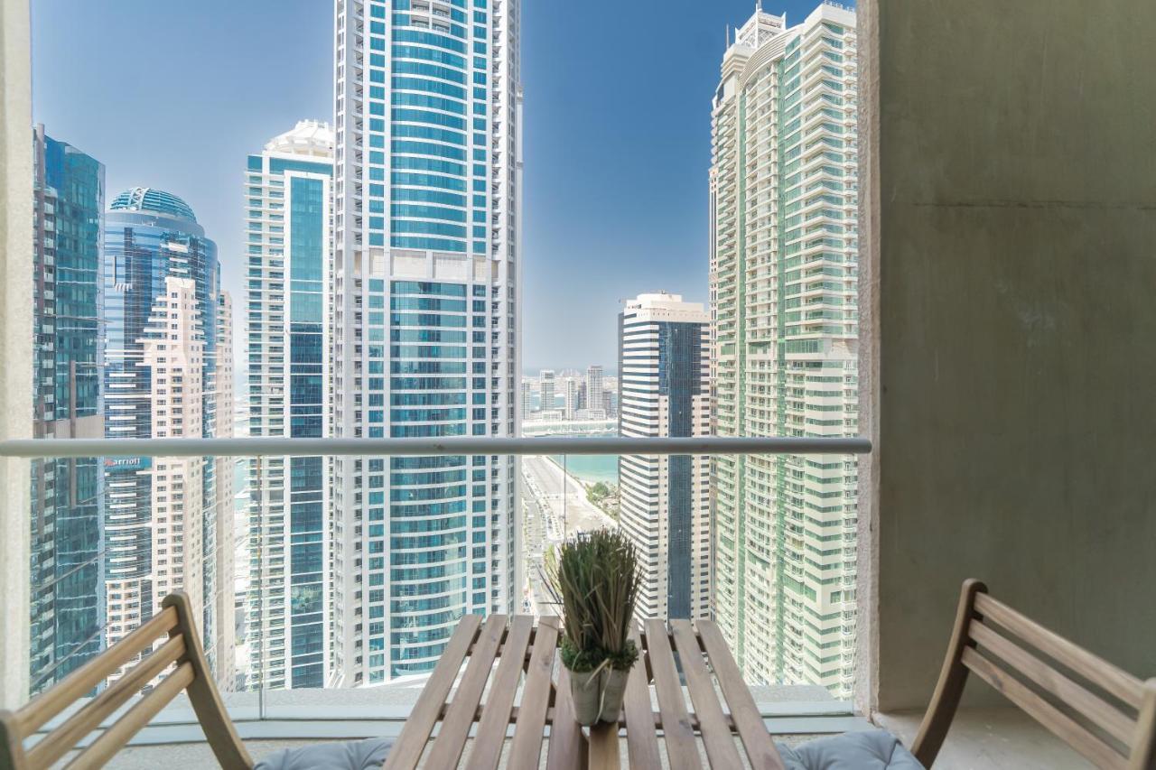 Higuests - Spacious Next To Harbour & Marina