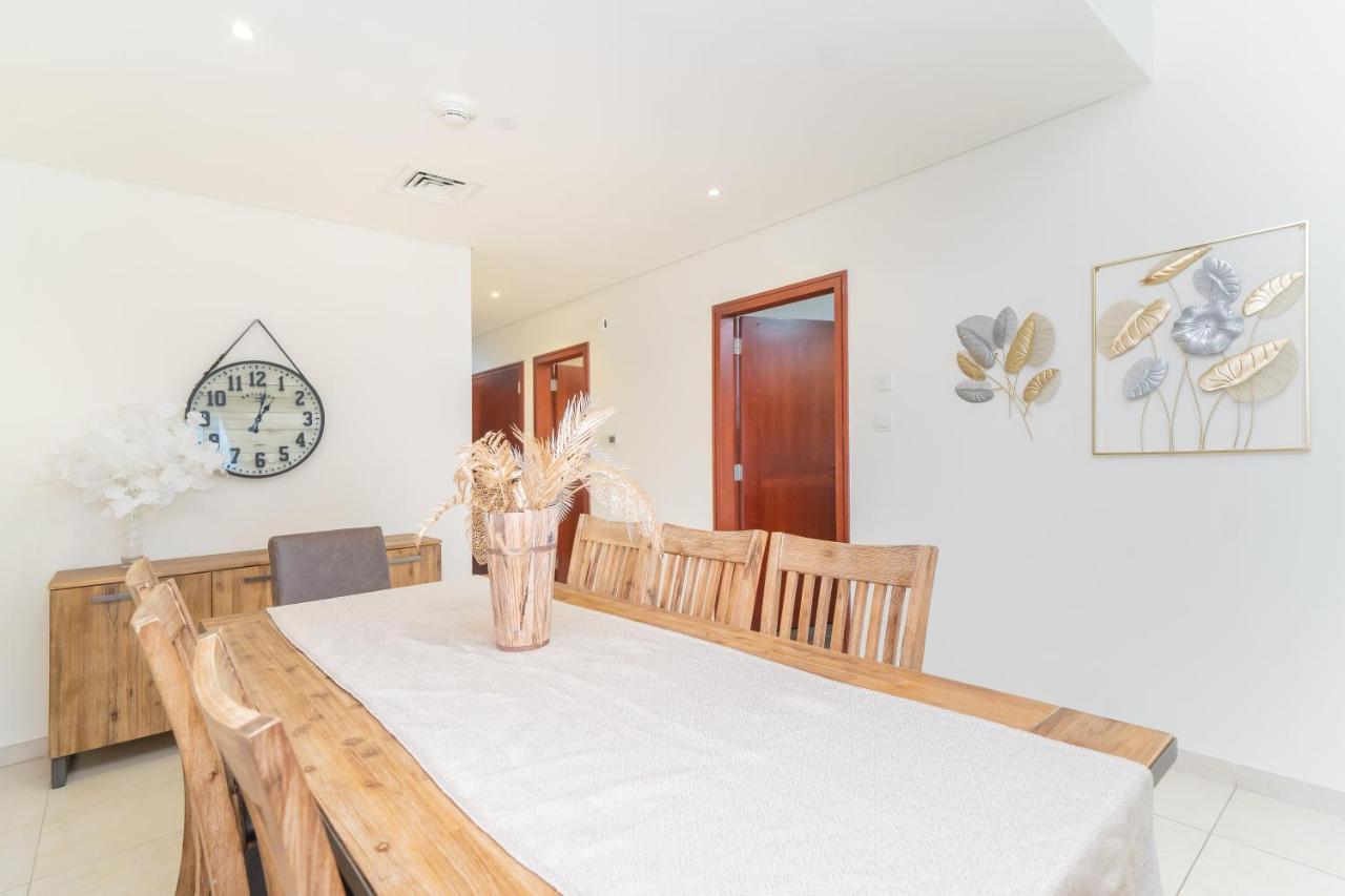 Higuests - Spacious Next To Harbour & Marina