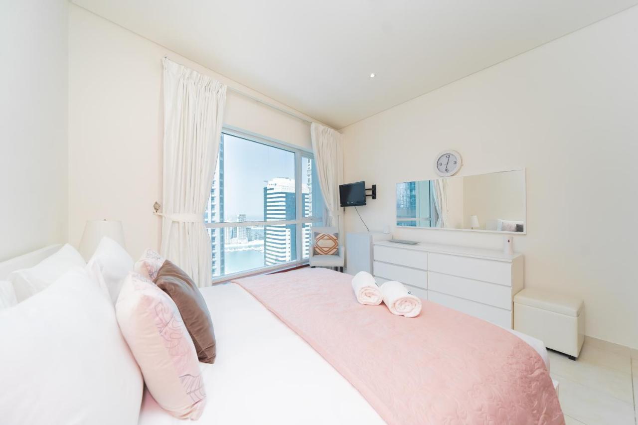 Higuests - Spacious Next To Harbour & Marina Apartment